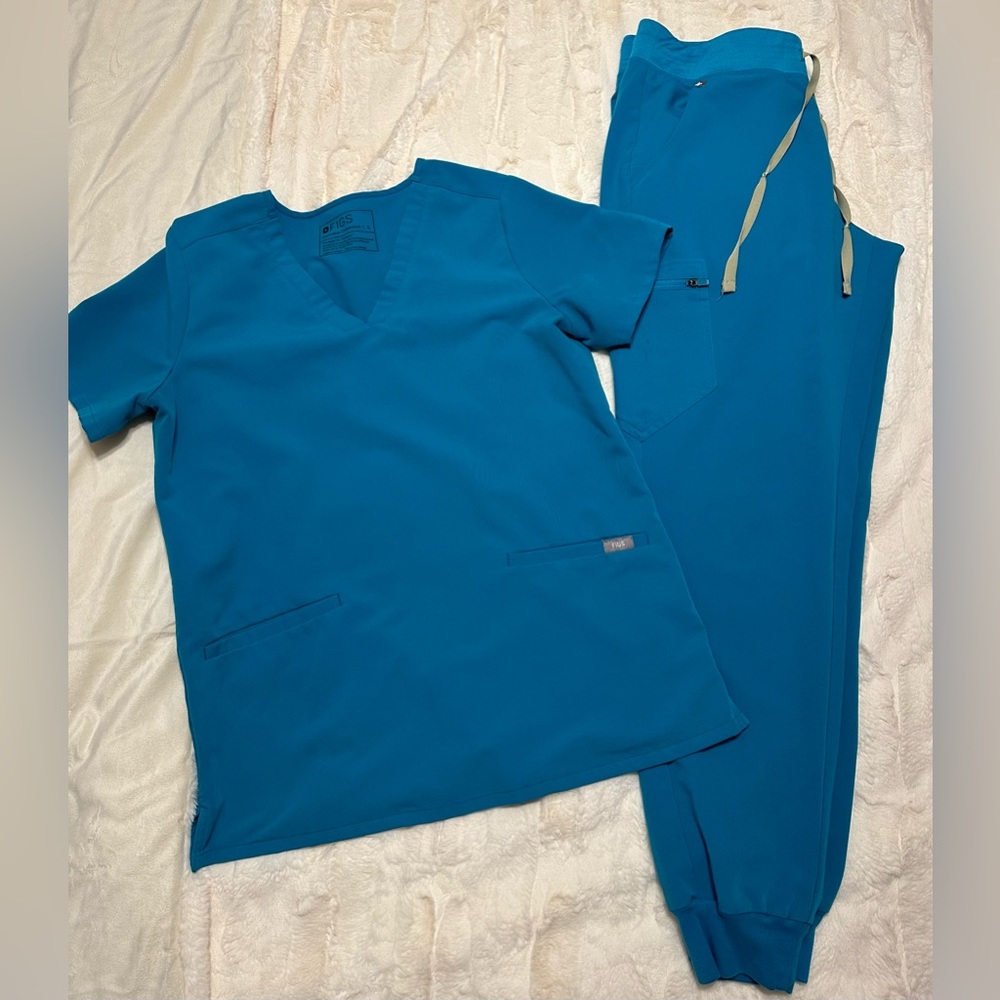Teal Figs scrub set